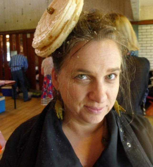 Aylin Oney in Waffle hat.